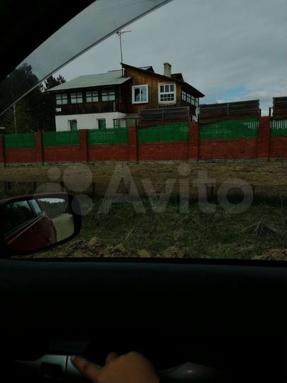 Коттедж 275 м² на участке 9 сот.