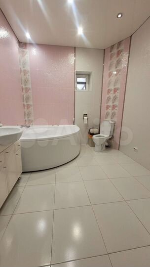 Дом 302 м² на участке 7,5 сот.