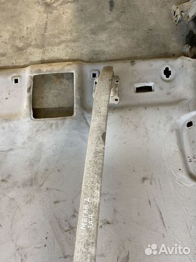 Усилитель заднего бампера Renault Megane II (2002–