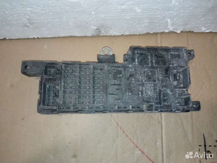 Volvo XC70 блок предохранителей