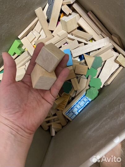 Большая коробка деревяшее для маленьких детей