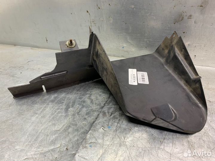 Воздуховод радиатора правый Ford Focus Ii