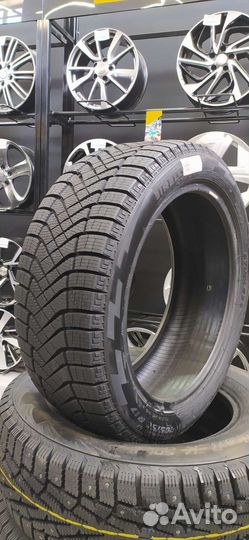 Pirelli Ice Zero FR 215/60 R17
