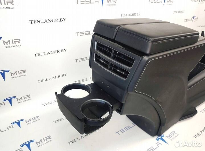 Консоль салона Tesla Model S рест. 2017 1008247-00