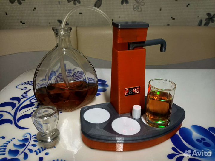 Робот-наливатор дозатор напитков