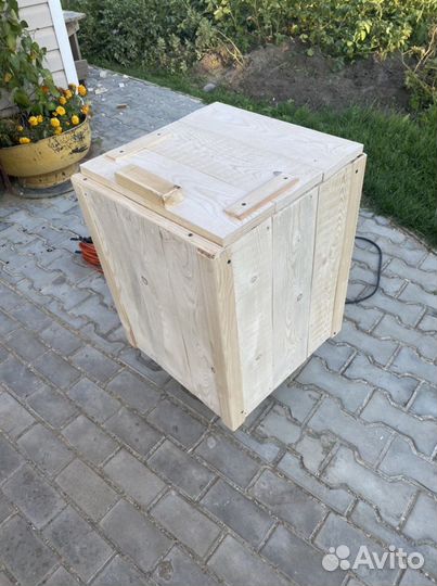 Деревянный ящик с крышкой