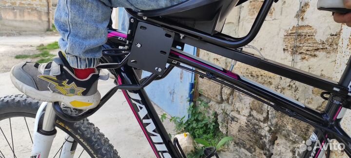 Детское кресло для велосипеда на раму