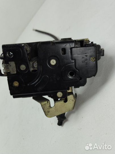 Замок боковой двери задний правый Audi A6 Allroad