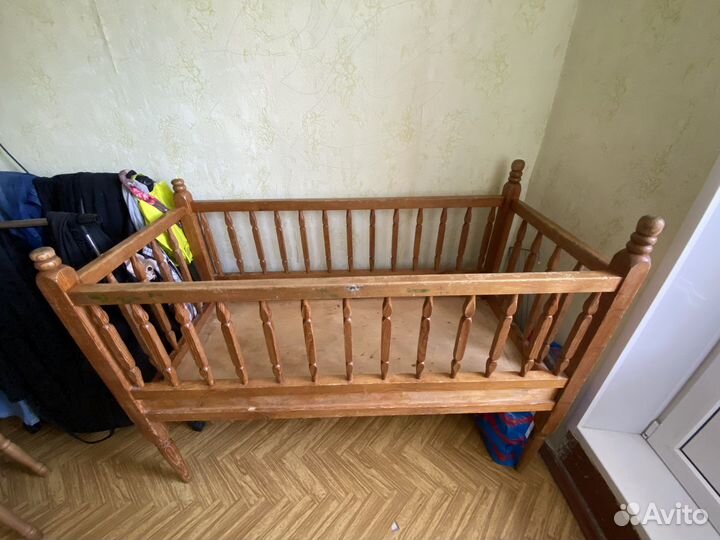Детская кроватка
