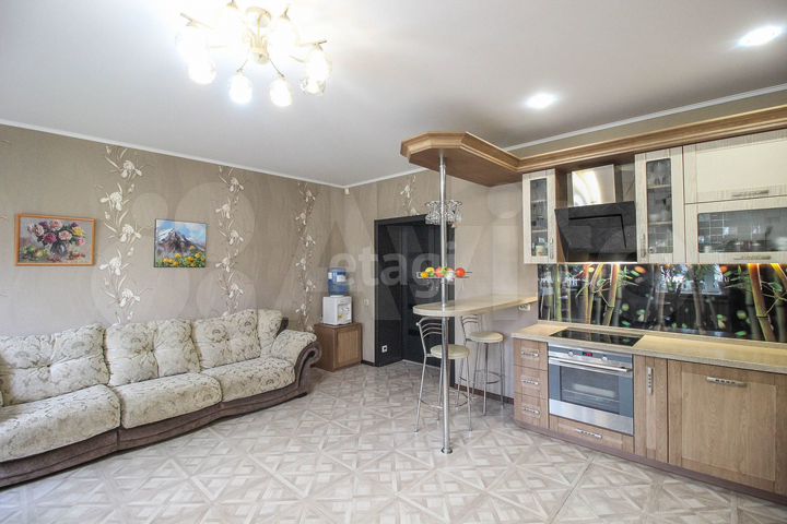 Коттедж 290 м² на участке 9,6 сот.