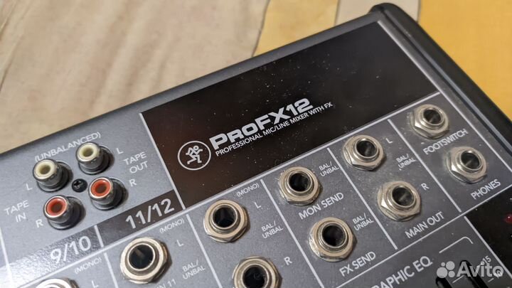 Микшерный пульт Mackie ProFX12