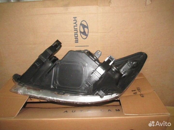 Фара правая Ford Focus II 2008-2011