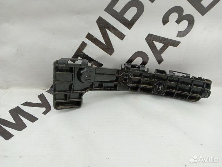 Крепление заднего бампера правое Lexus Rx3