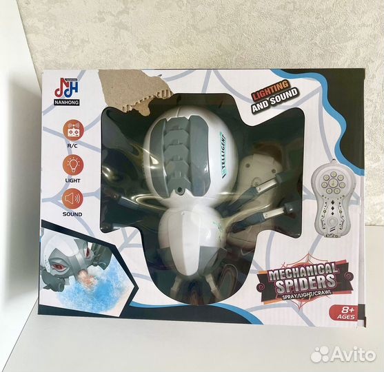 Радиоуправляемый робот паук Spider, выделяет пар