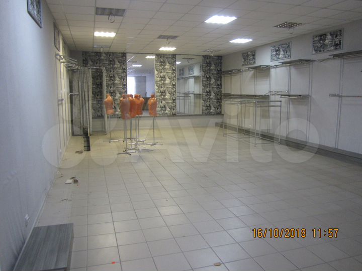 Торговое помещение, 210 м²