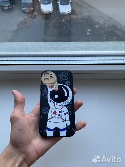 Чехол на iPhone 11