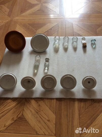 Крышки от посуды,пробки,бутылочки,химические