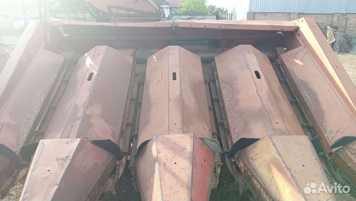 Жатка Херсонский машиностроительный завод Жатка для уборки кукурузы (КМС), 1990