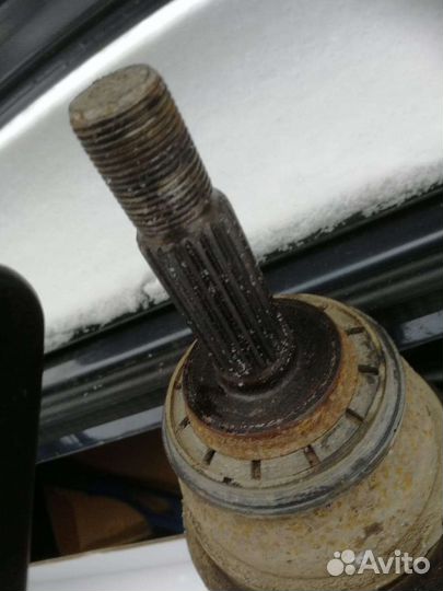 Левый привод Рено Логан 1