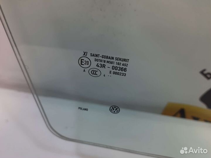 Стекло переднее правое touaref NF Cayenne 958