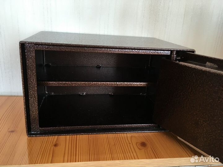 Сейф (пистолетный шкаф)