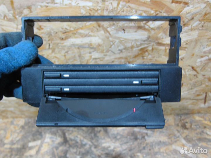 Бокс для дисков