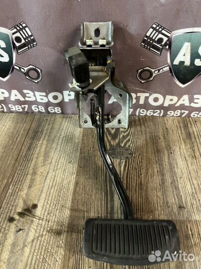 Kia quoris 3.8 педаль тормоза