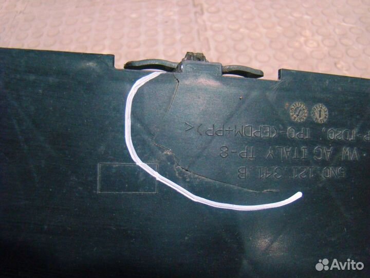 VW Tiguan 1 Воздуховод радиатора нижний