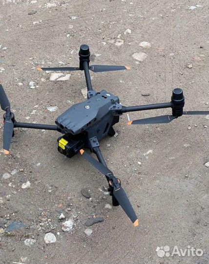 Квадрокоптер Matrice 30T