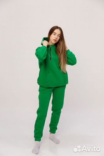 Костюм женский спортивный