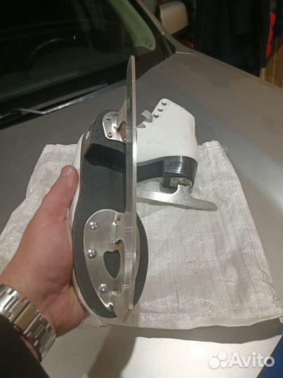 Коньки фигурные детские 34 размер