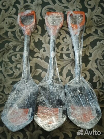 Лопата fiskars в авто