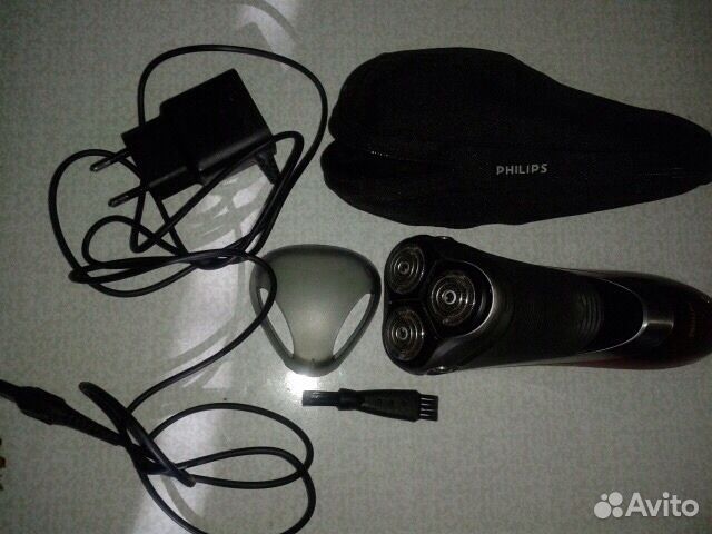 Продаю электробритву Philips