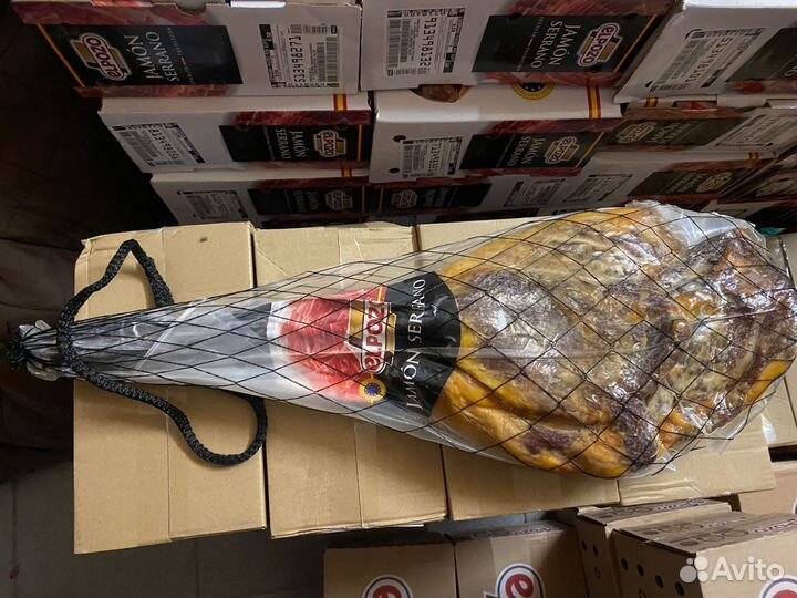 Хамон Серрано на кости