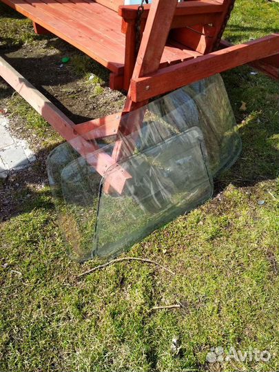 Стекло лобовое