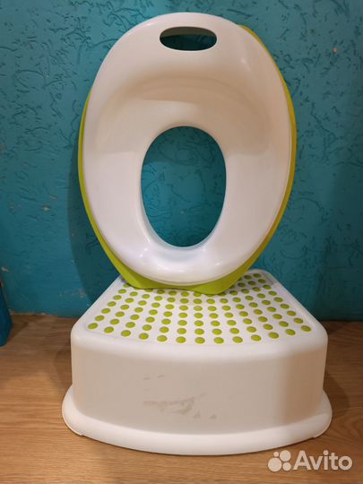 Детское сиденье на унитаз и подставка
