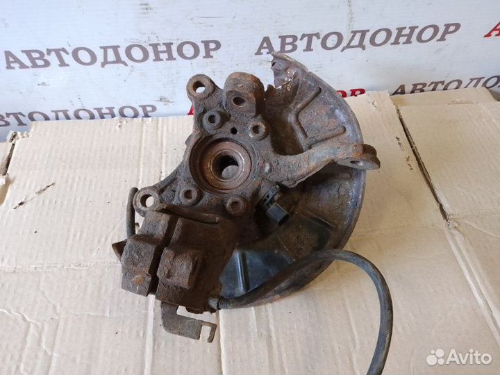 Поворотный кулак передний правый Volkswagen Touran