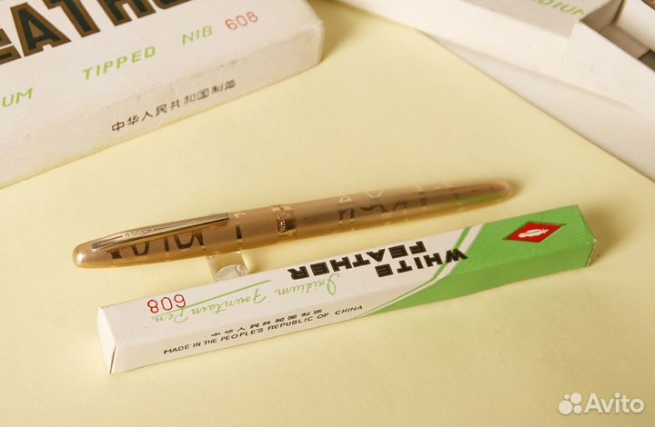 Ручка перьевая чернильная новая white feather врем