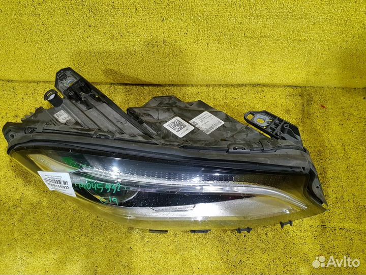 Фара правая Mercedes-Benz GLA-Class