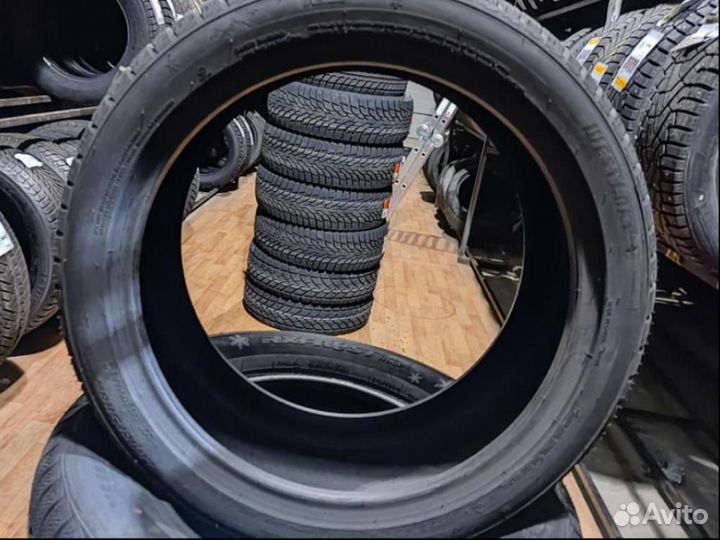 Westlake ZuperSnow Z-507 235/40 R18 95V