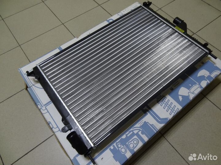 Радиатор двигателя Logan Sandero Largus Duster