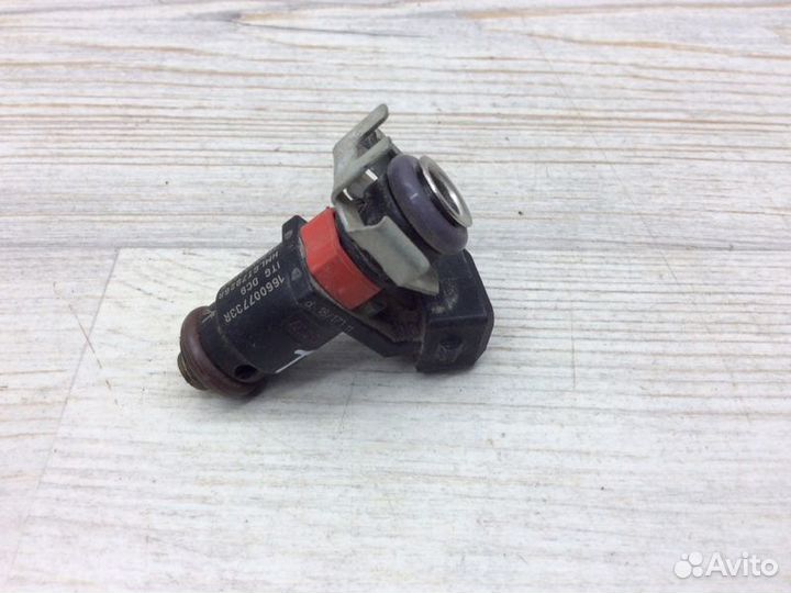 Форсунка инжекторная электрическая Nissan Terrano