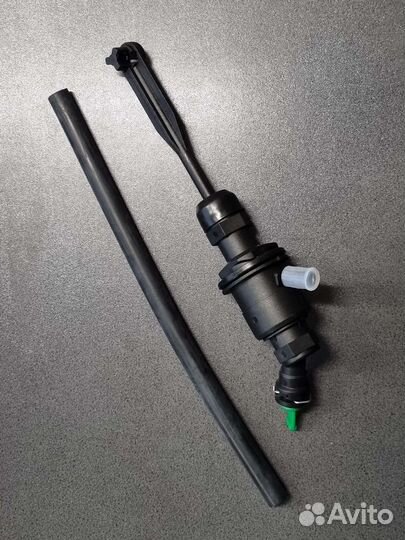 Цилиндр сцепления главный 30610-7623R