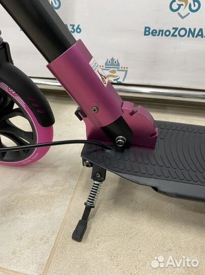 Самокат с ручным тормозом Tech Team Sport 210