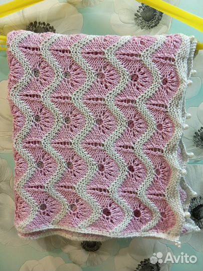 Красивый вязаный палантин. Ручная работа