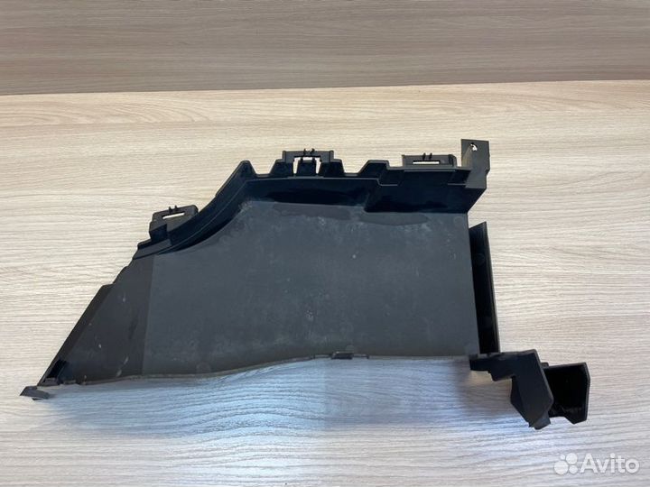 Дефлектор радиатора правый LADA X-Ray