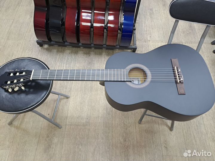 Гитара классическая чёрная матовая