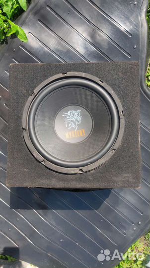 Автомобильный сабвуфер