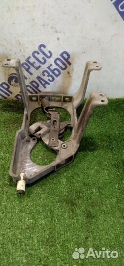 Трос ручника Mercedes-Benz W211 седан 2.2 CDI 2004