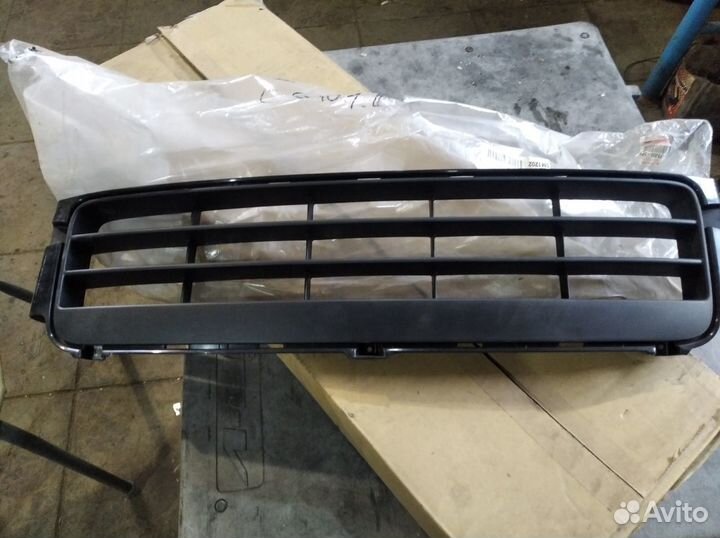 Решетка радиатора Suzuki sx4 новая оригинал